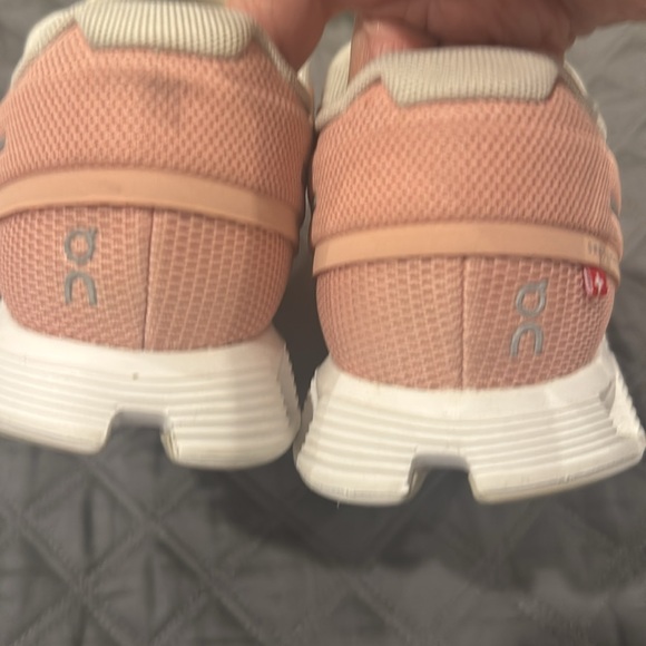 On cloud sneakers - Picture 3 of 4